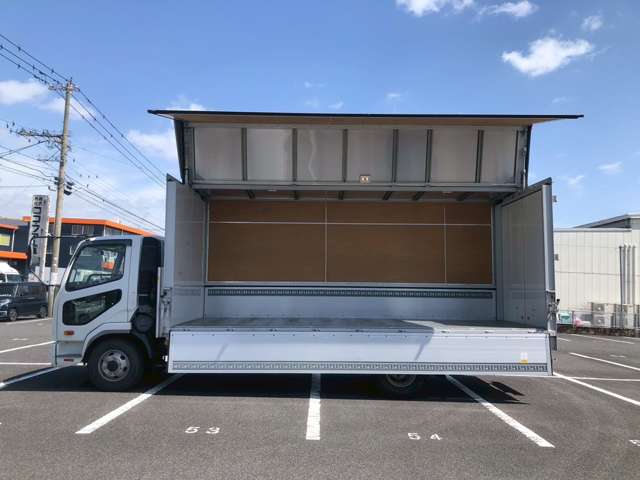 Mitsubishi Fuso Fighter 10
