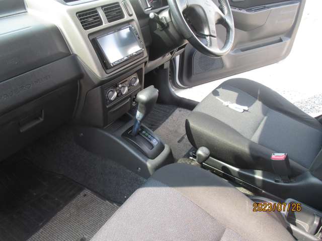 Mitsubishi Pajero Mini 4