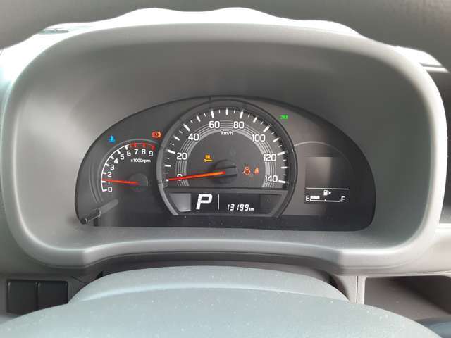 Nissan NV100 Clipper 11