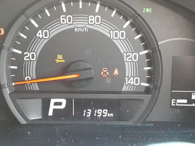 Nissan NV100 Clipper 12