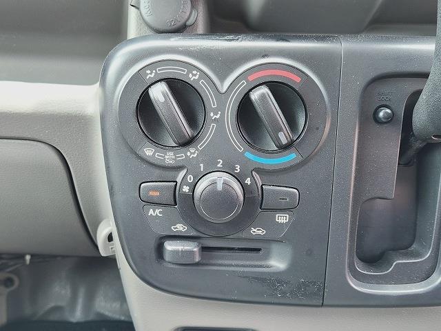 Nissan NV100 Clipper 10
