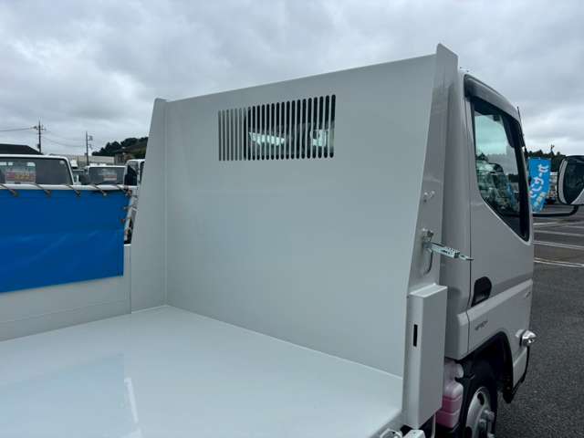 Mitsubishi Fuso Canter 9