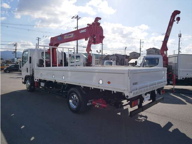 Isuzu Elf 8