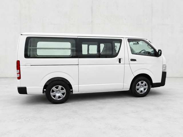 Toyota Hiace Van 4