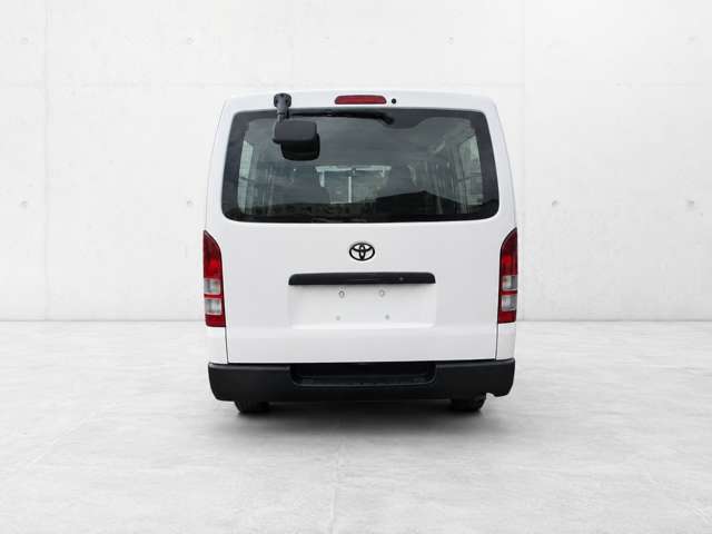 Toyota Hiace Van 6