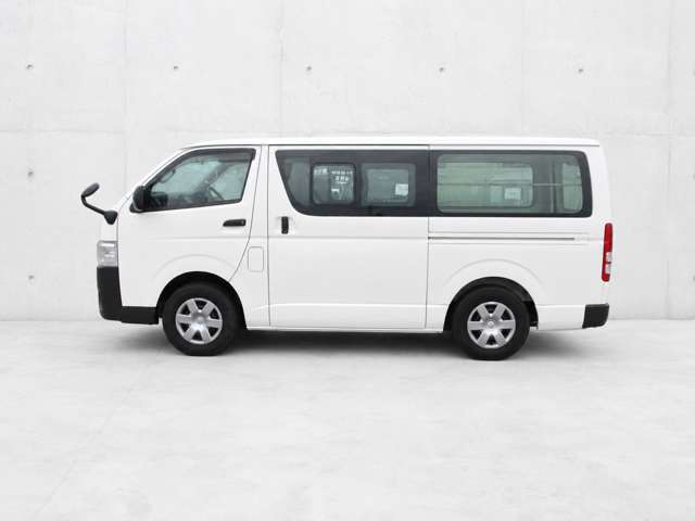 Toyota Hiace Van 8