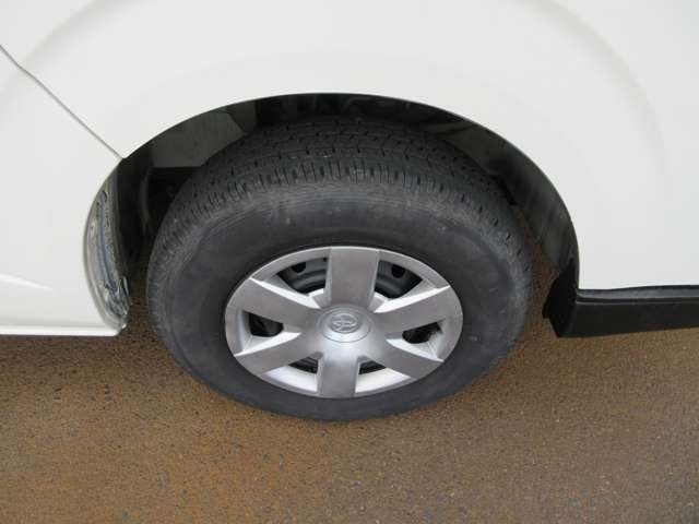 Toyota Hiace Van 10