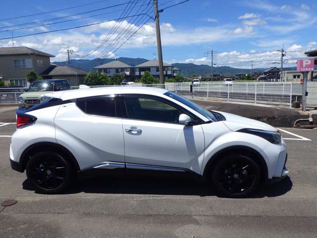 Toyota C-HR 4