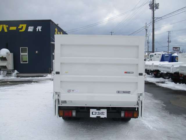 Isuzu Elf 6