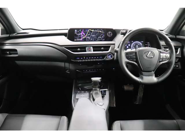 Lexus UX 8