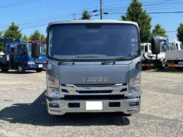 Isuzu Elf 4