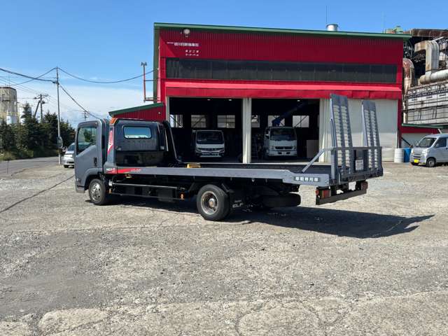 Isuzu Elf 6