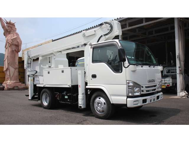 Isuzu Elf 2