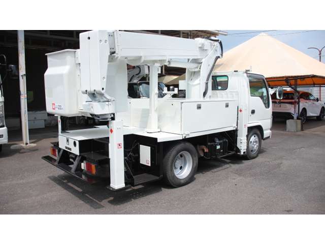 Isuzu Elf 3