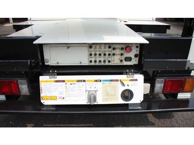 Isuzu Elf 7