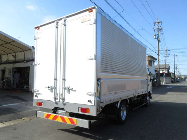 Hino Dutro 6