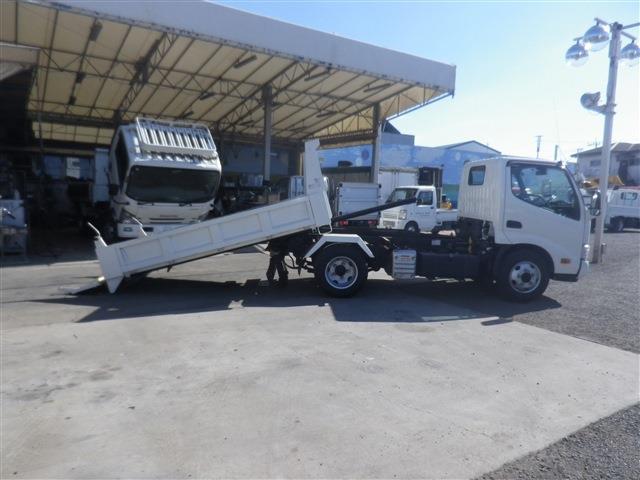 Hino Dutro 12
