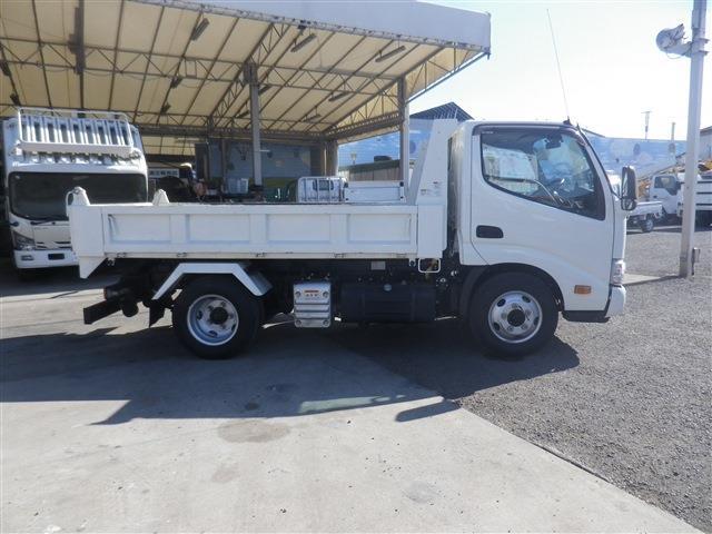 Hino Dutro 4