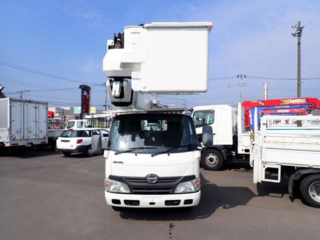 Hino Dutro 4
