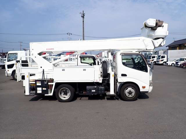 Hino Dutro 6