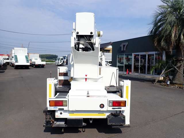 Hino Dutro 8