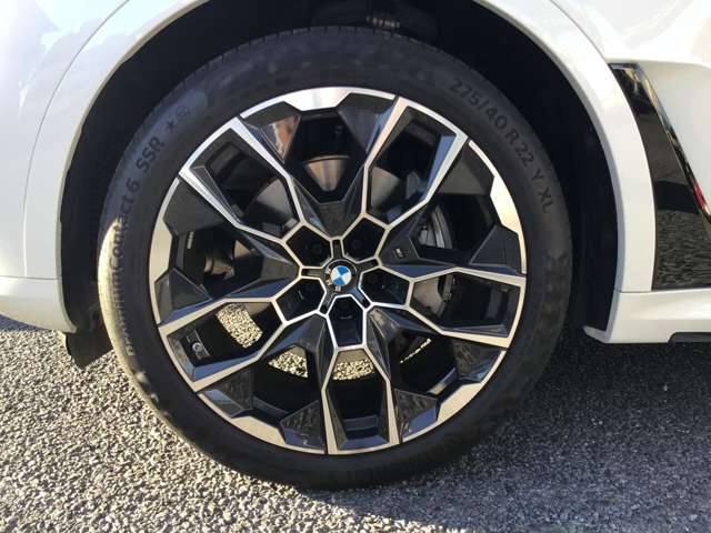 BMW X7 6