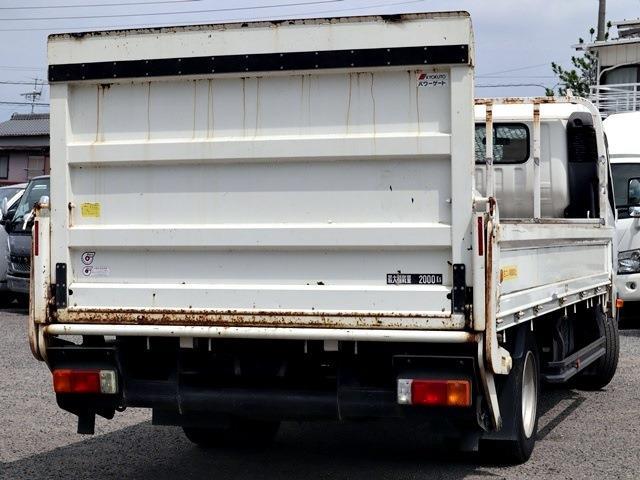 Hino Dutro 3