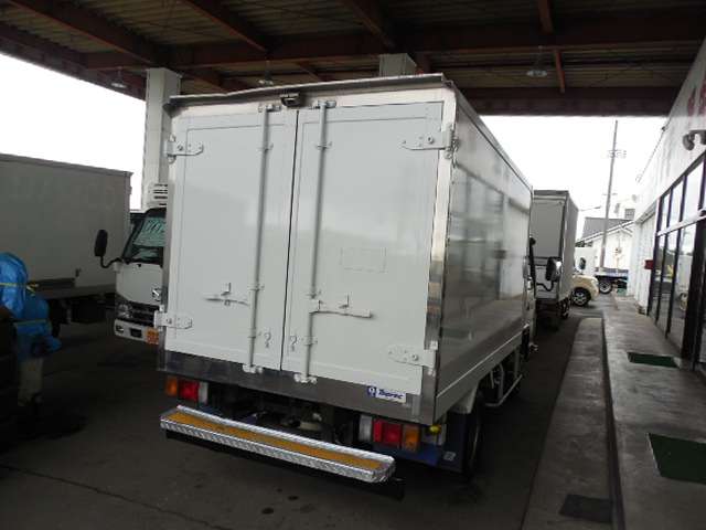 Isuzu Elf 4