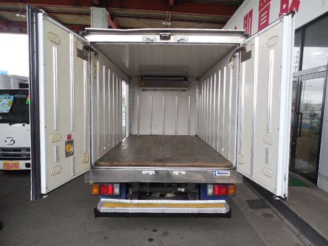 Isuzu Elf 6