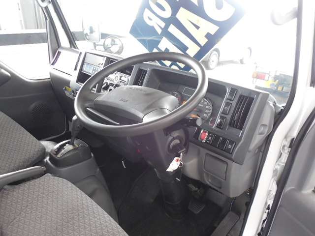 Isuzu Elf 8