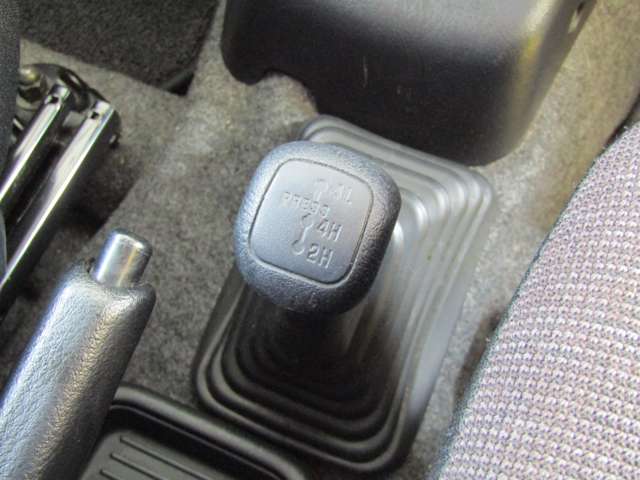 Mitsubishi Pajero Mini 12