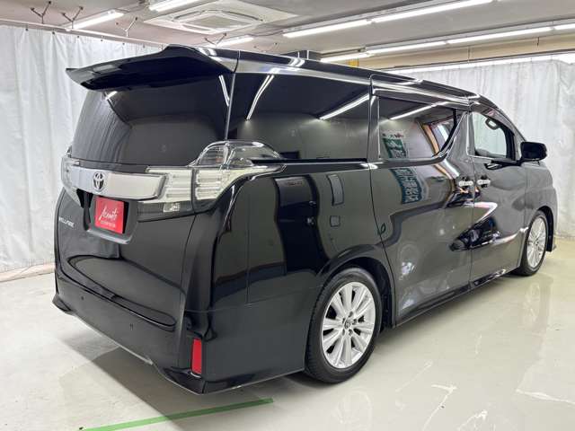 Toyota Vellfire 2