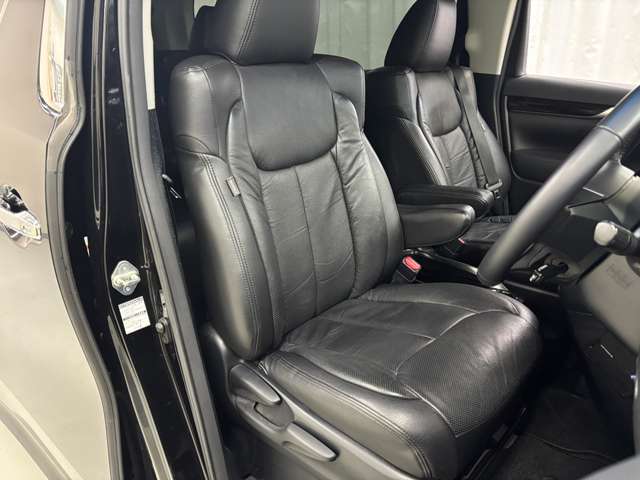 Toyota Vellfire 4