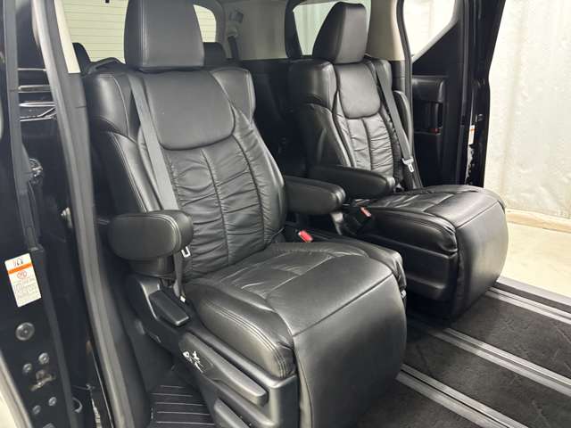Toyota Vellfire 7