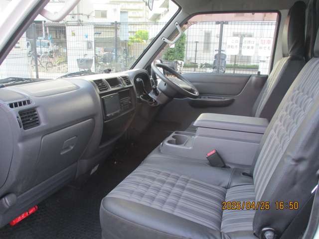 Mazda Bongo Truck 4