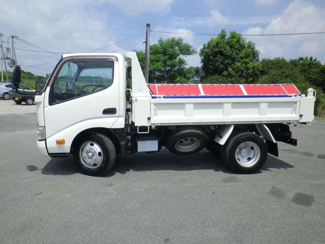 Hino Dutro 2