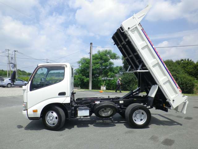 Hino Dutro 8