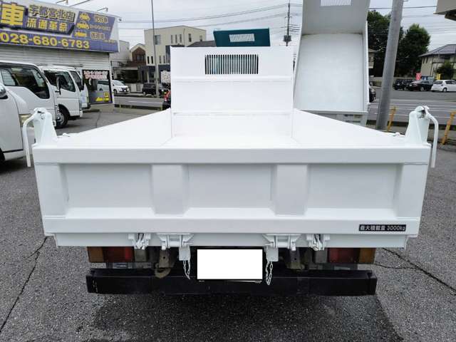 Isuzu Elf 11