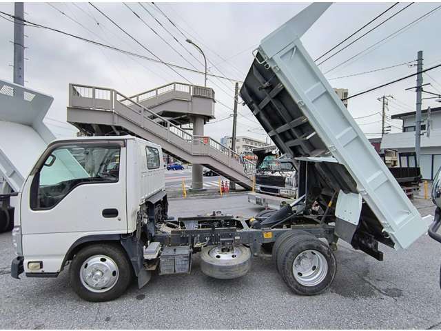 Isuzu Elf 4