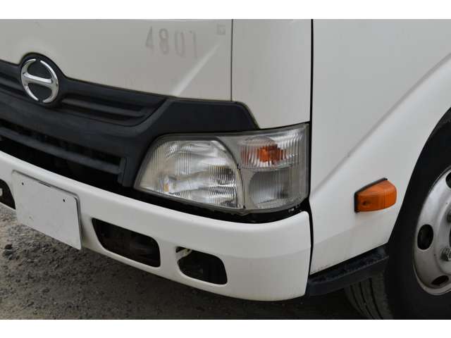 Hino Dutro 4