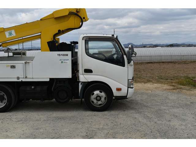 Hino Dutro 10