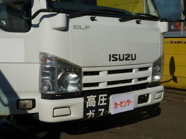 Isuzu Elf 4