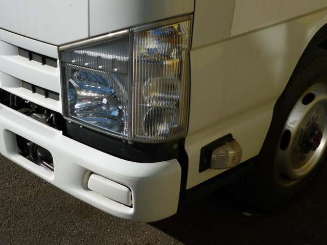Isuzu Elf 6