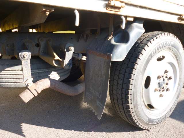 Isuzu Elf 8