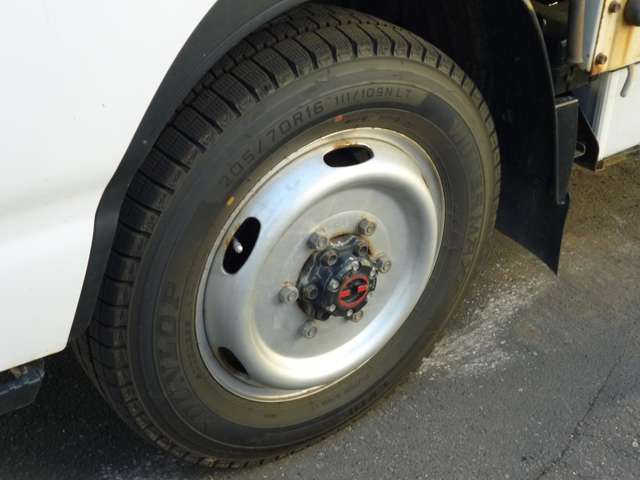 Isuzu Elf 9