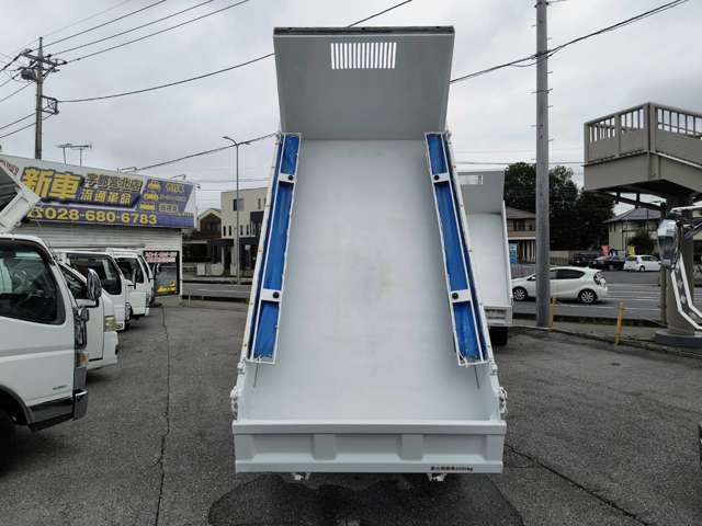 Hino Dutro 2