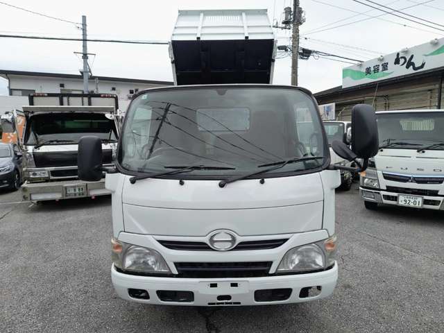 Hino Dutro 3
