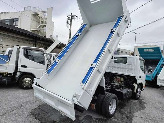 Hino Dutro 6