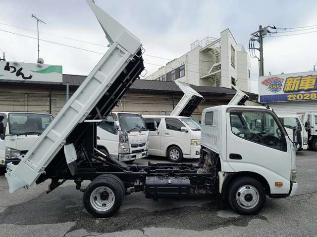 Hino Dutro 7