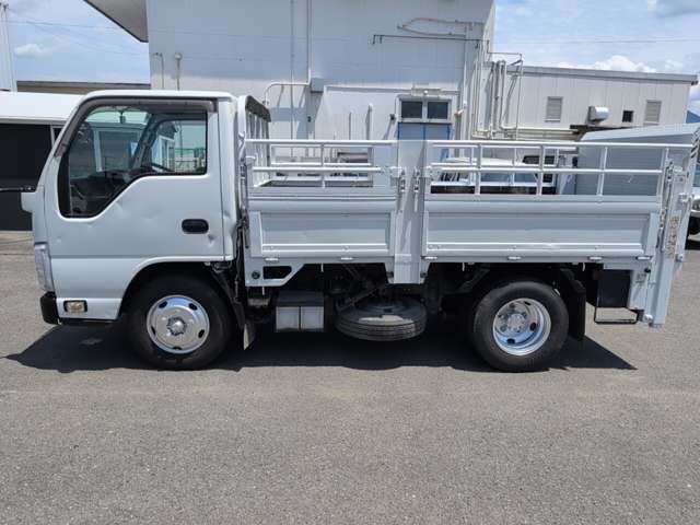 Isuzu Elf 12